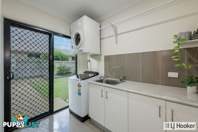 3 Davin Place CORAL COVE QLD 4670