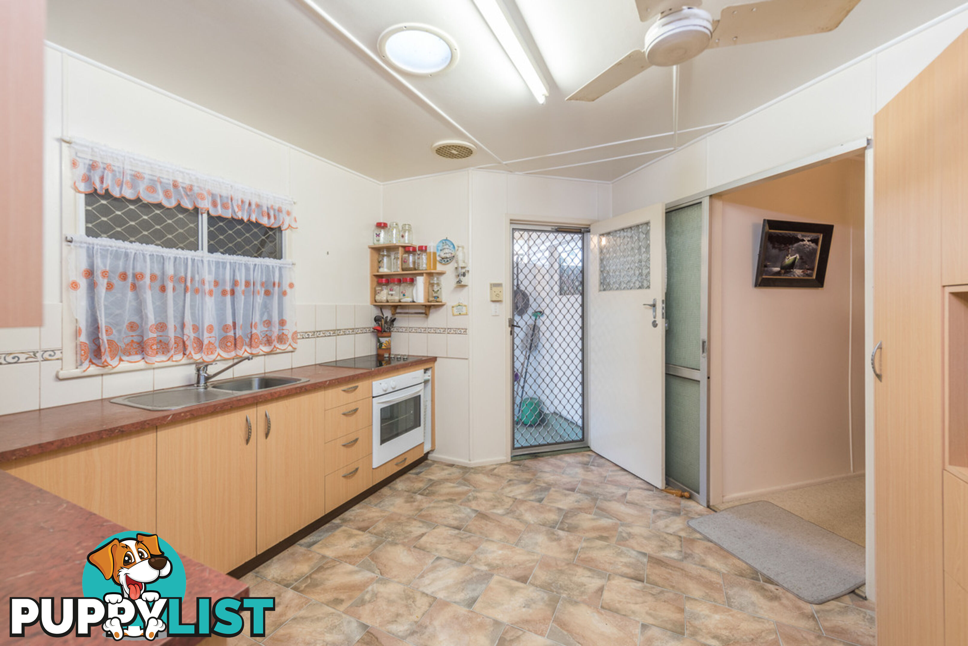 31 Moran Street SVENSSON HEIGHTS QLD 4670