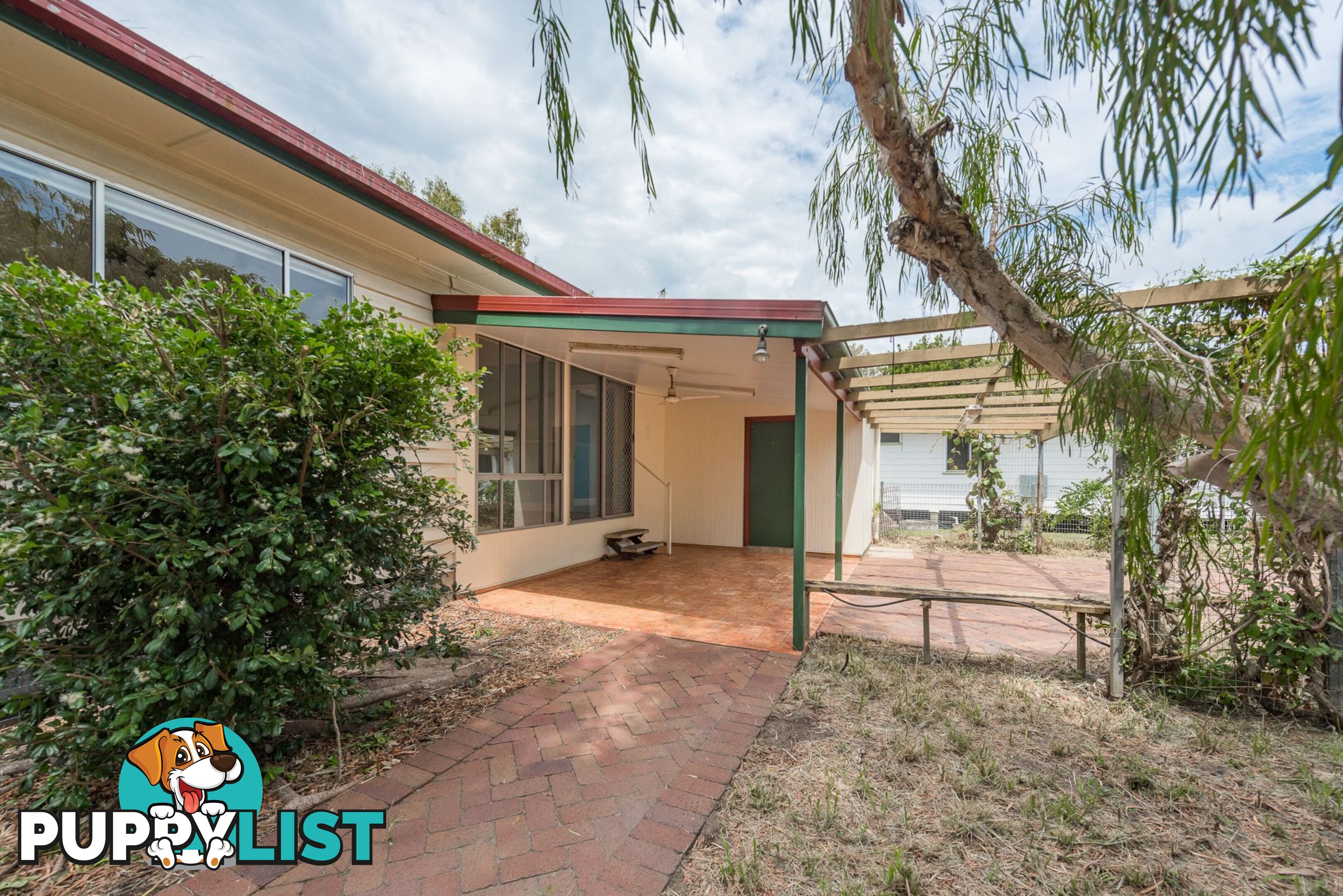 4 McKenzie Street BURNETT HEADS QLD 4670