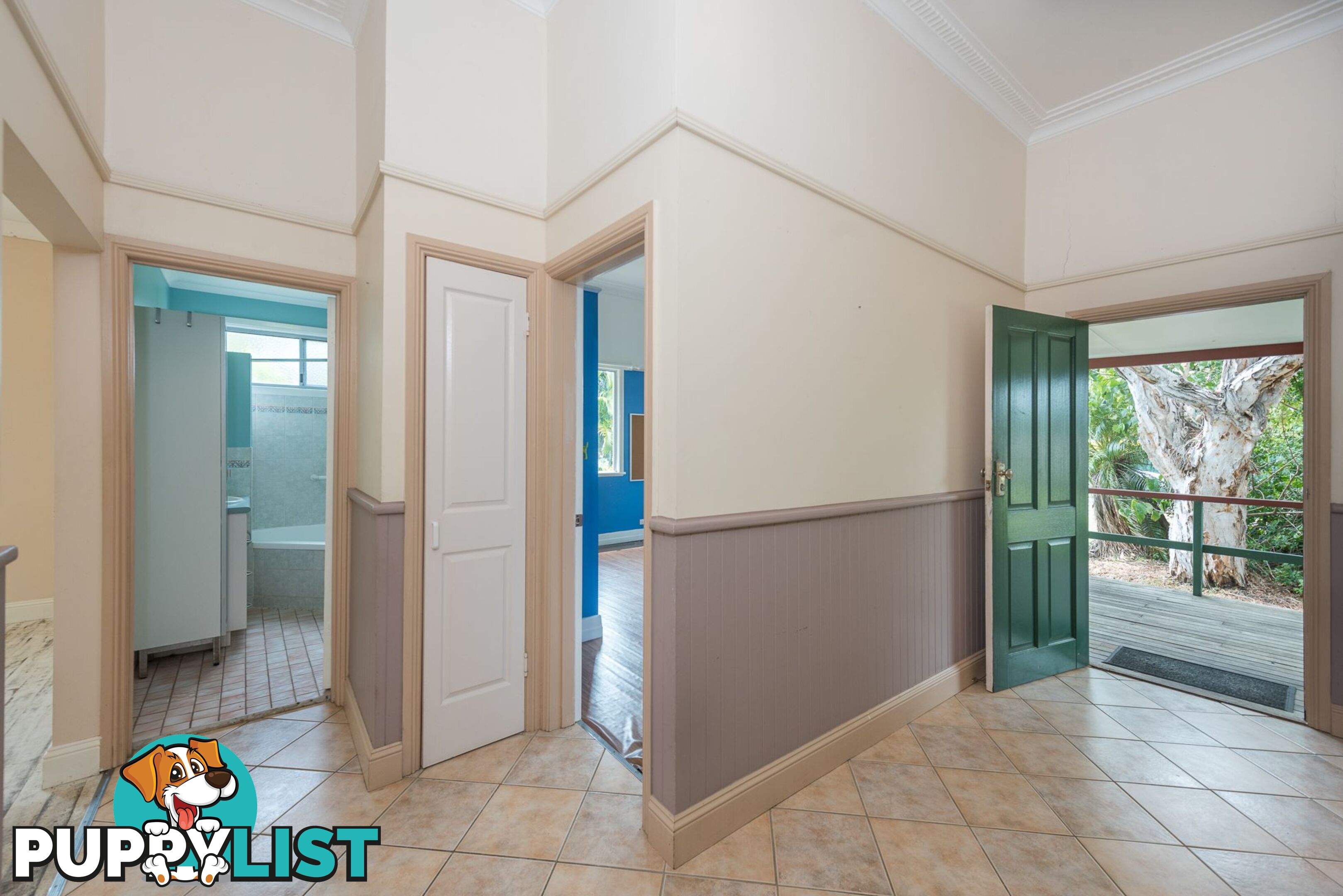 4 McKenzie Street BURNETT HEADS QLD 4670