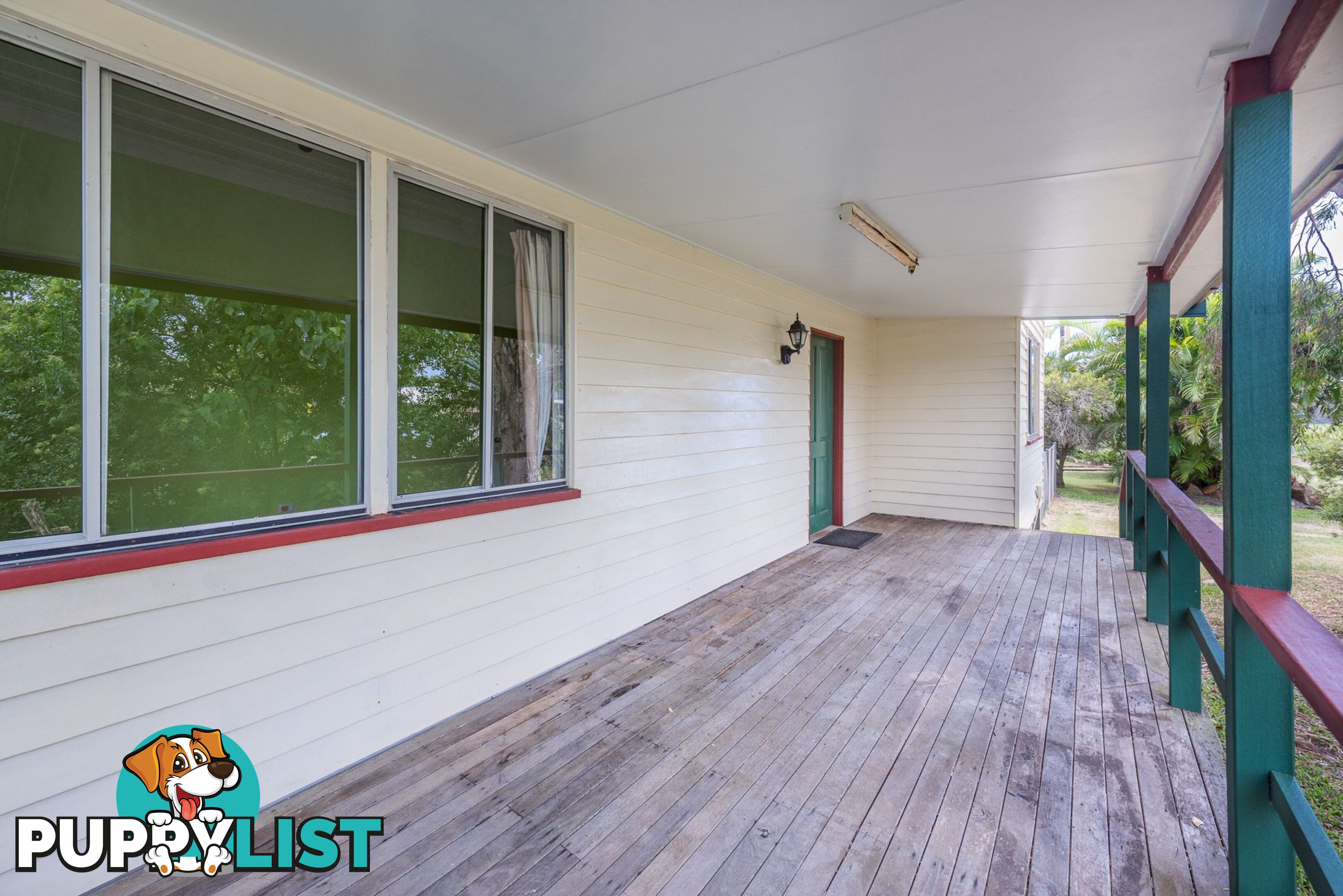 4 McKenzie Street BURNETT HEADS QLD 4670