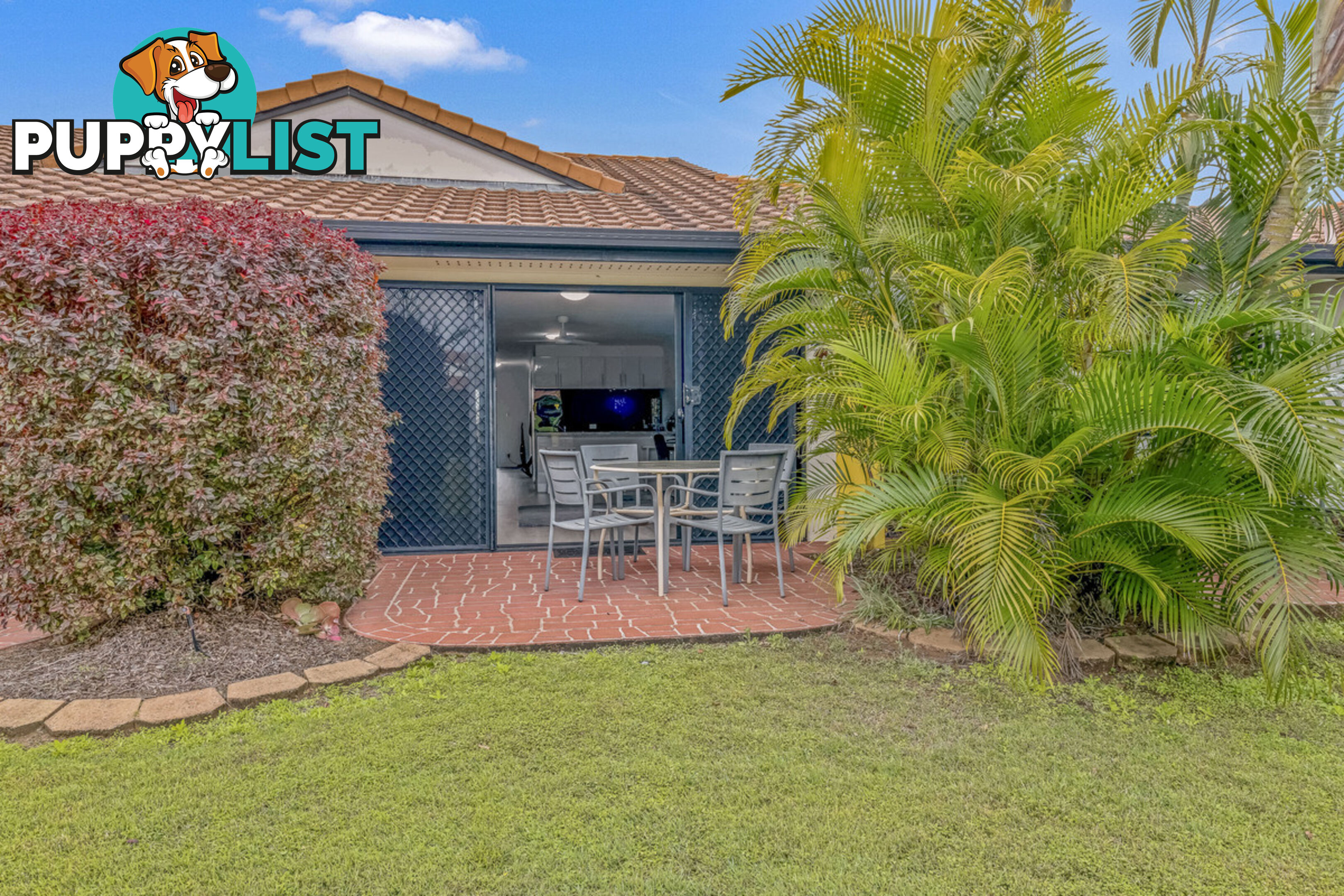 27/1 Pebble Beach CORAL COVE QLD 4670