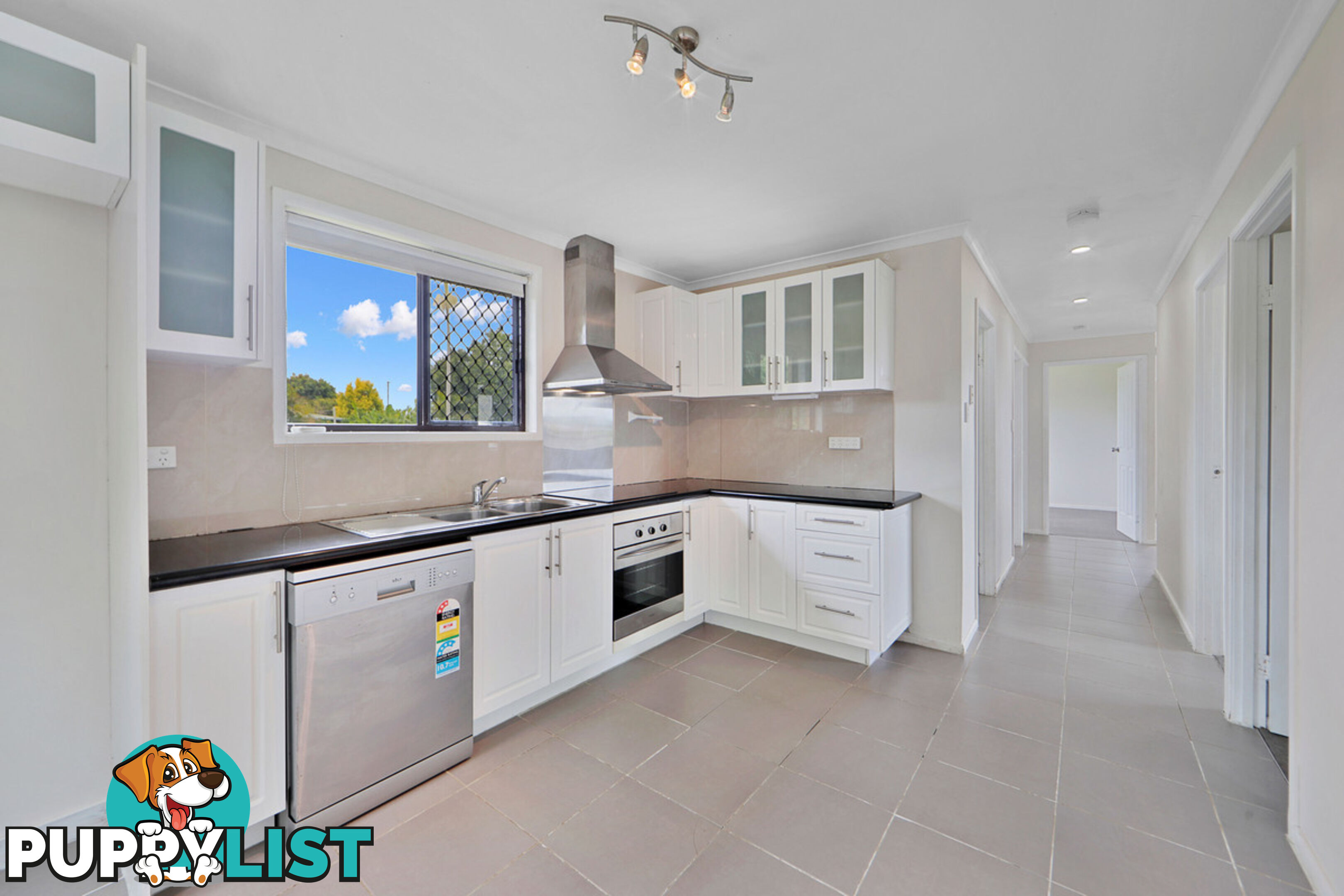 83 Kinch Street BURNETT HEADS QLD 4670