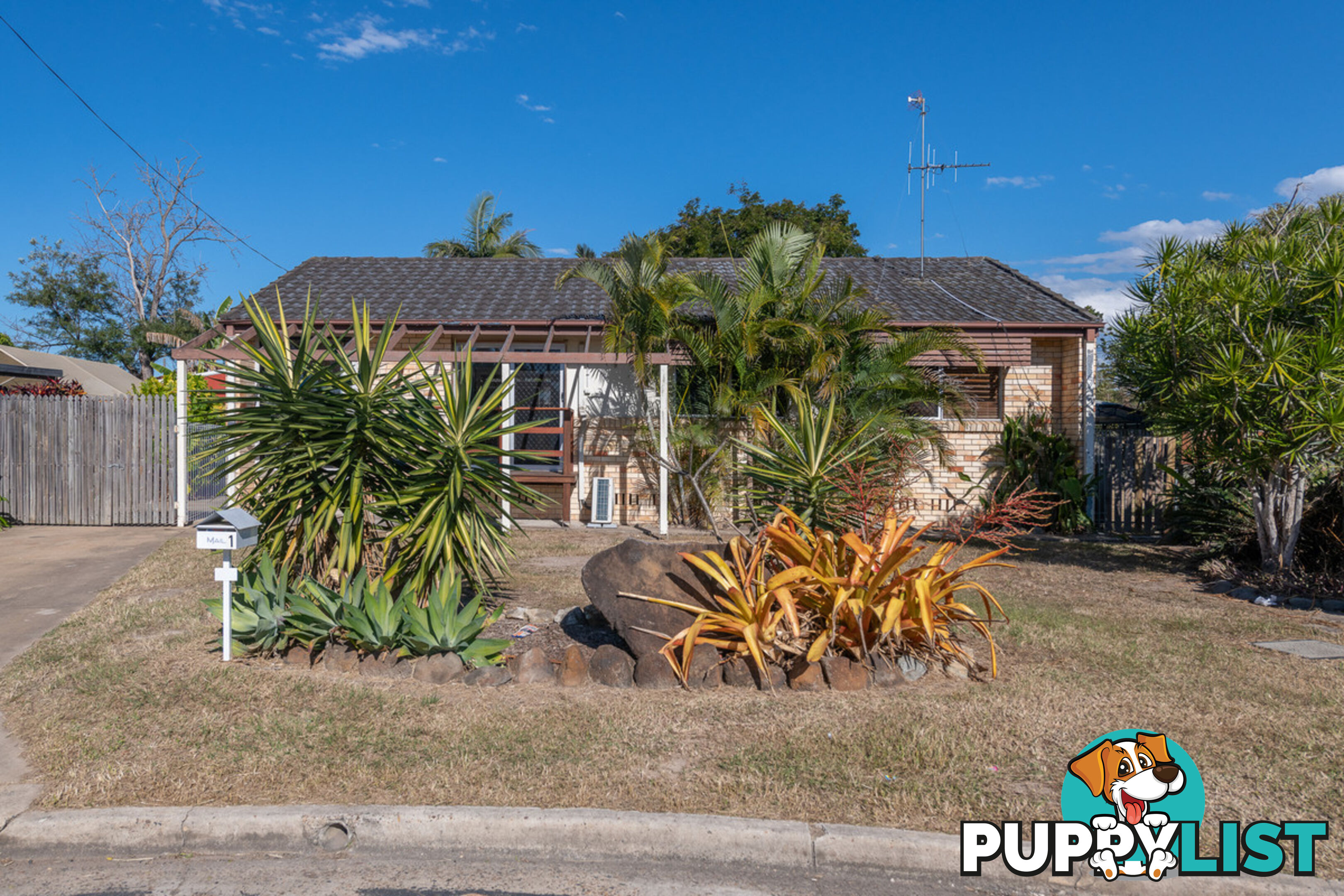 1 Bailey Street AVENELL HEIGHTS QLD 4670