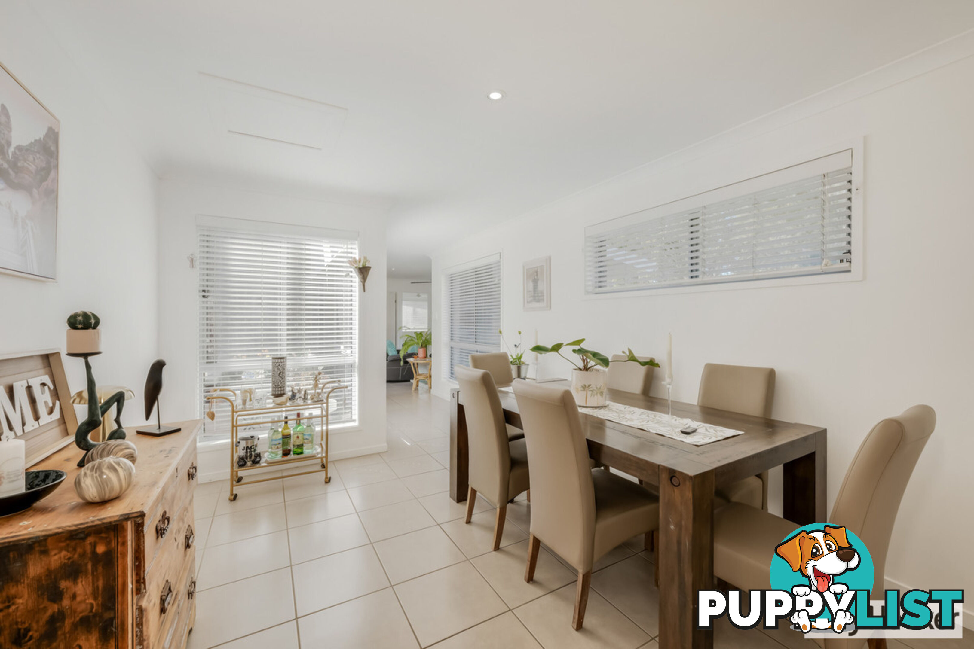 10 Regency Road MOORE PARK BEACH QLD 4670