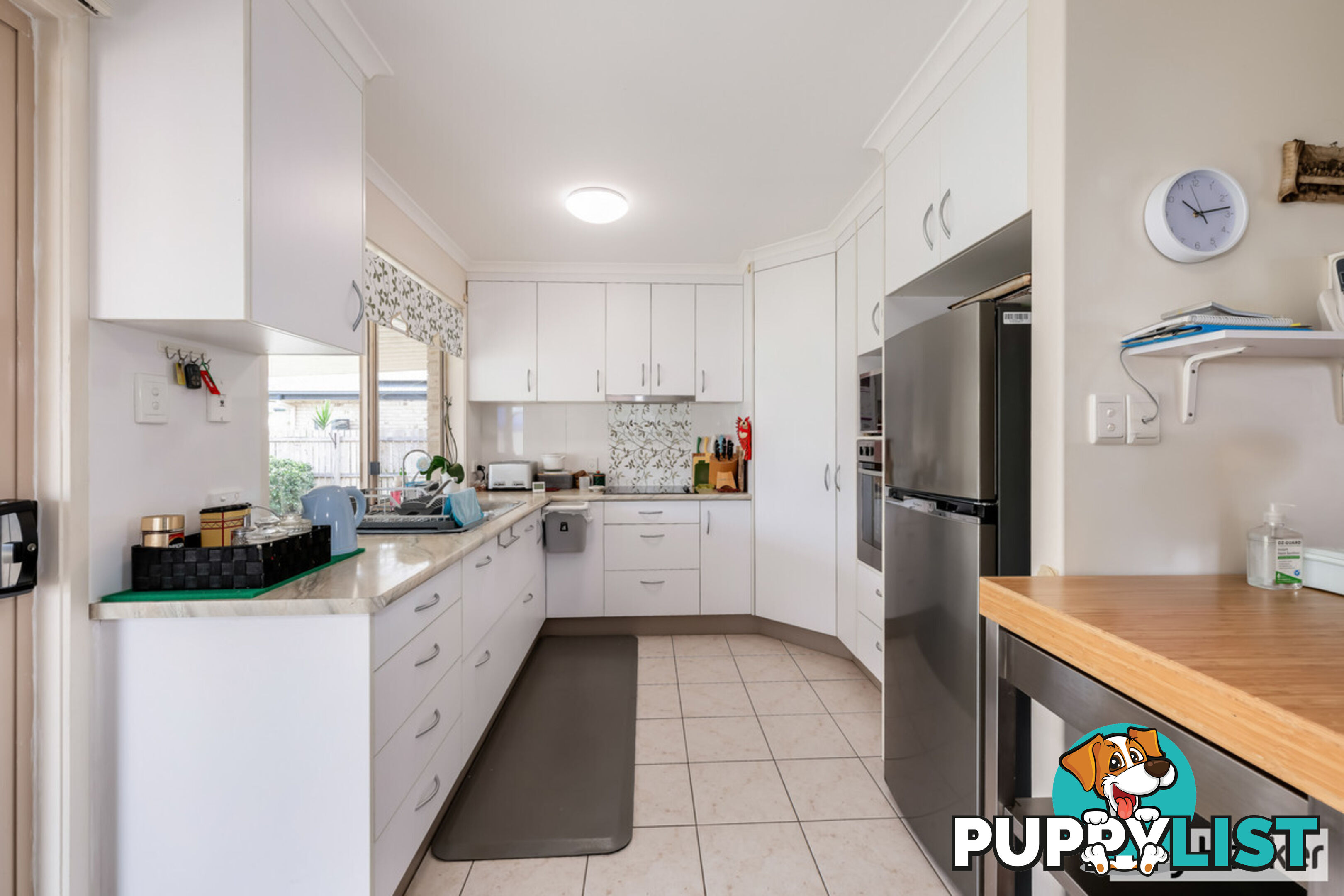 8 Clearview Avenue THABEBAN QLD 4670