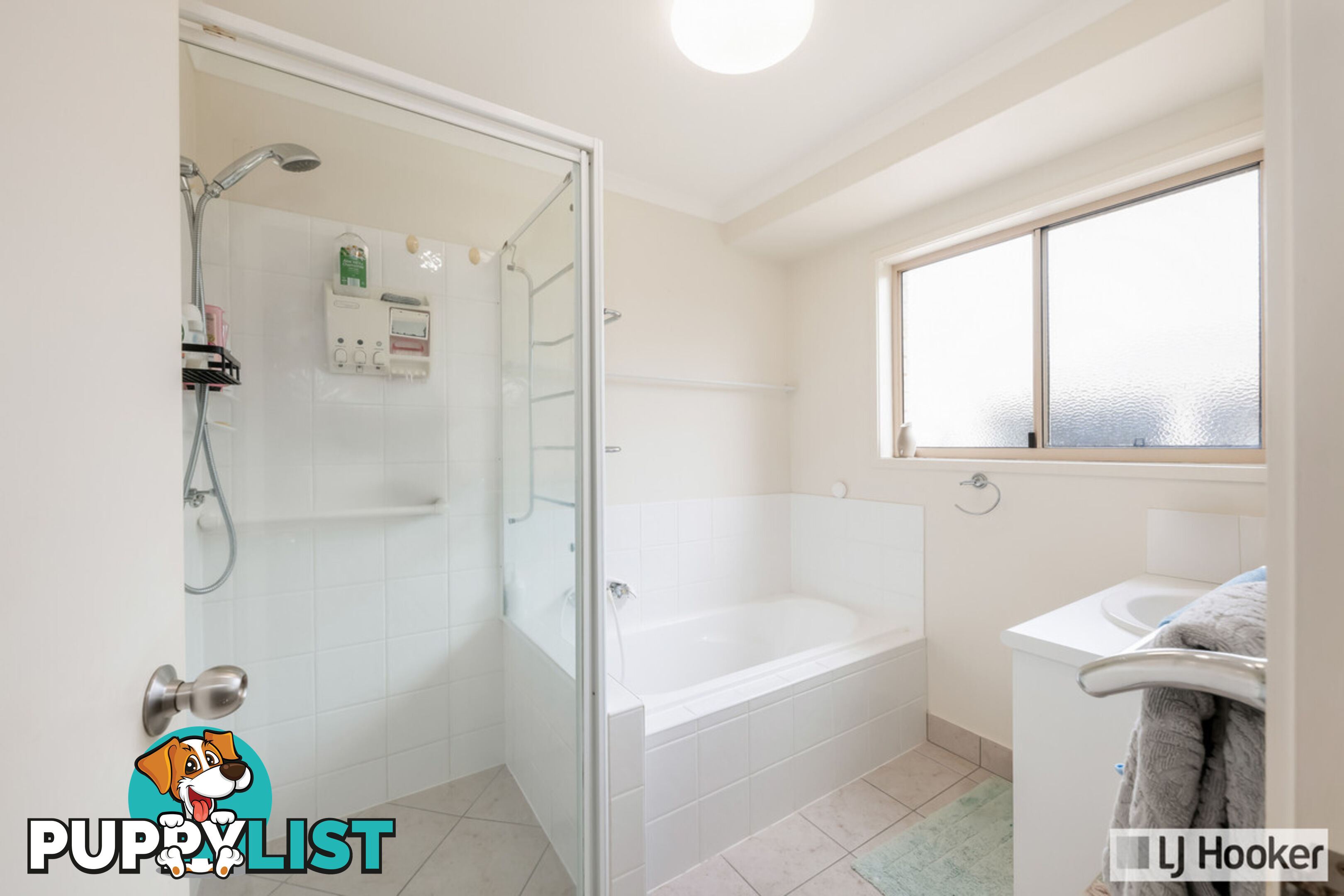 8 Clearview Avenue THABEBAN QLD 4670