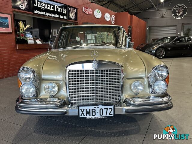 1972 MERCEDES-BENZ 280  W108 SEDAN
