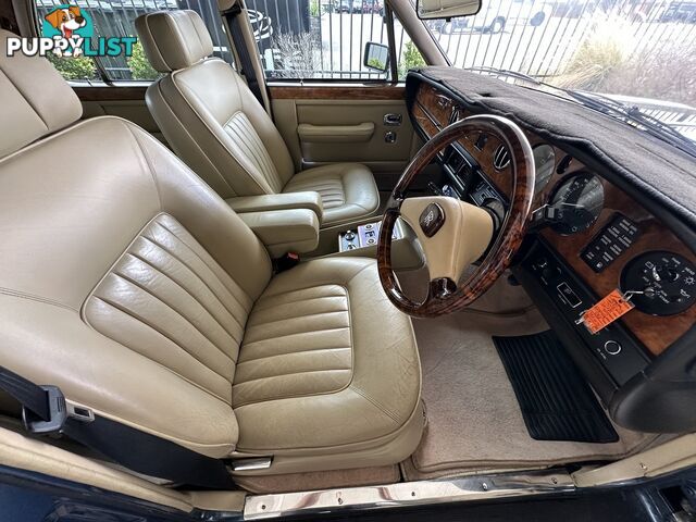 1986 ROLLS-ROYCE SILVER SPIRIT   SEDAN