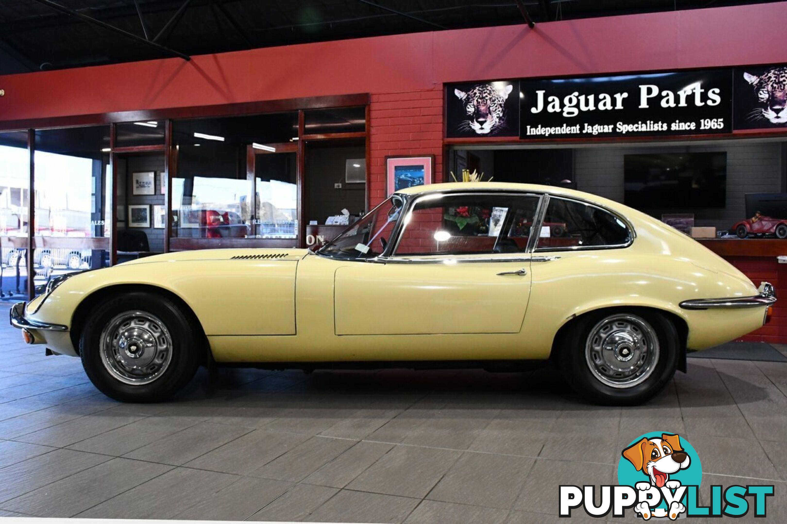 1971 JAGUAR E-TYPE  SERIES 2 22 COUPE