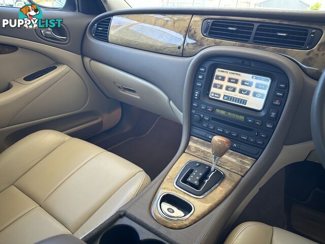 2005 JAGUAR S-TYPE  X204 LUXURY SEDAN