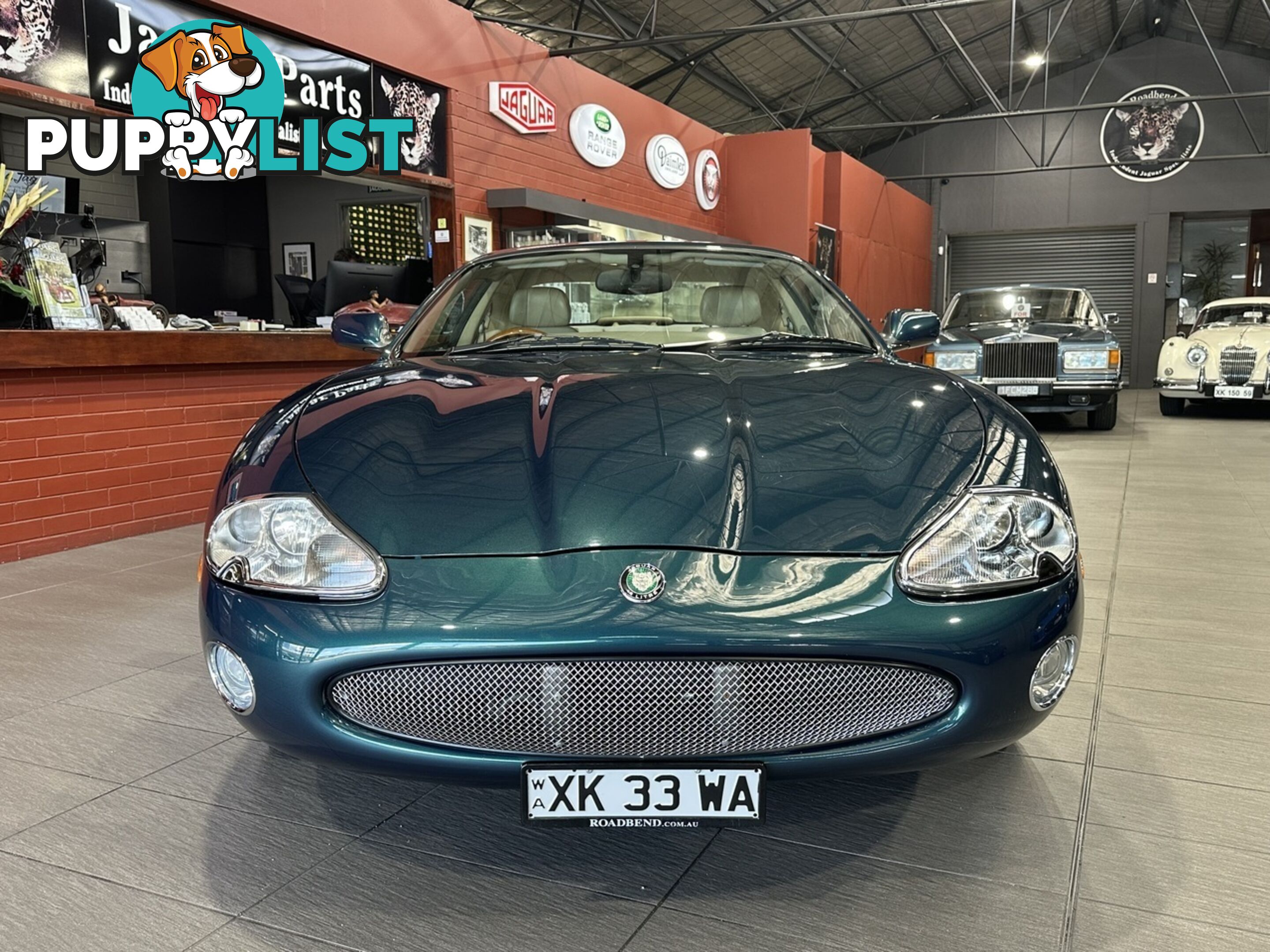 2002 JAGUAR XK8  2002MY CLASSIC COUPE