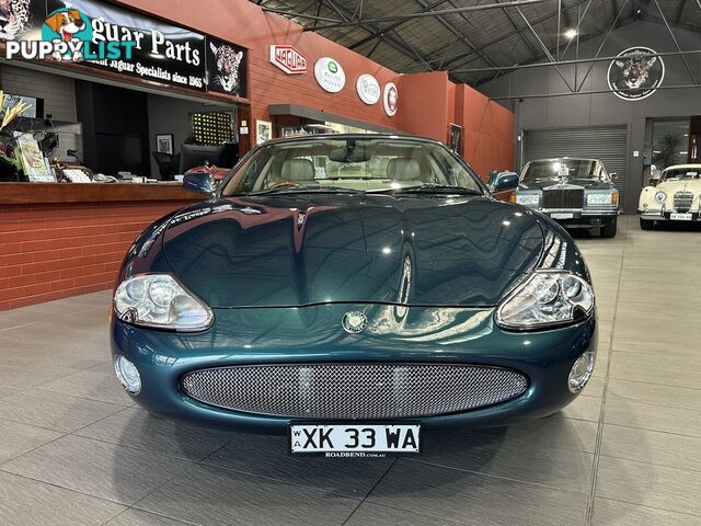 2002 JAGUAR XK8  2002MY CLASSIC COUPE