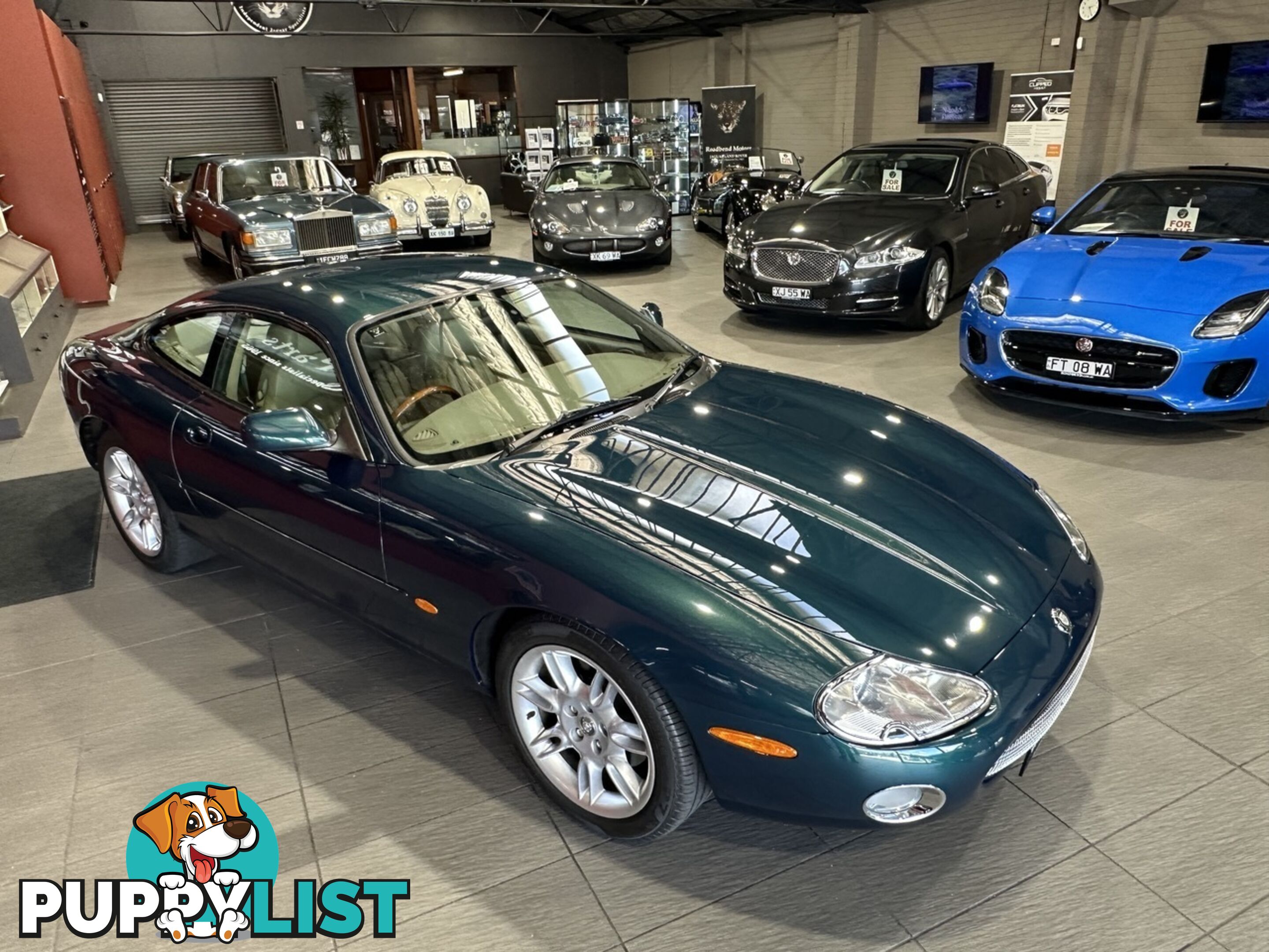 2002 JAGUAR XK8  2002MY CLASSIC COUPE