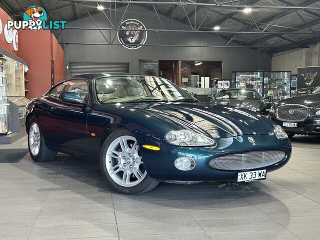 2002 JAGUAR XK8  2002MY CLASSIC COUPE