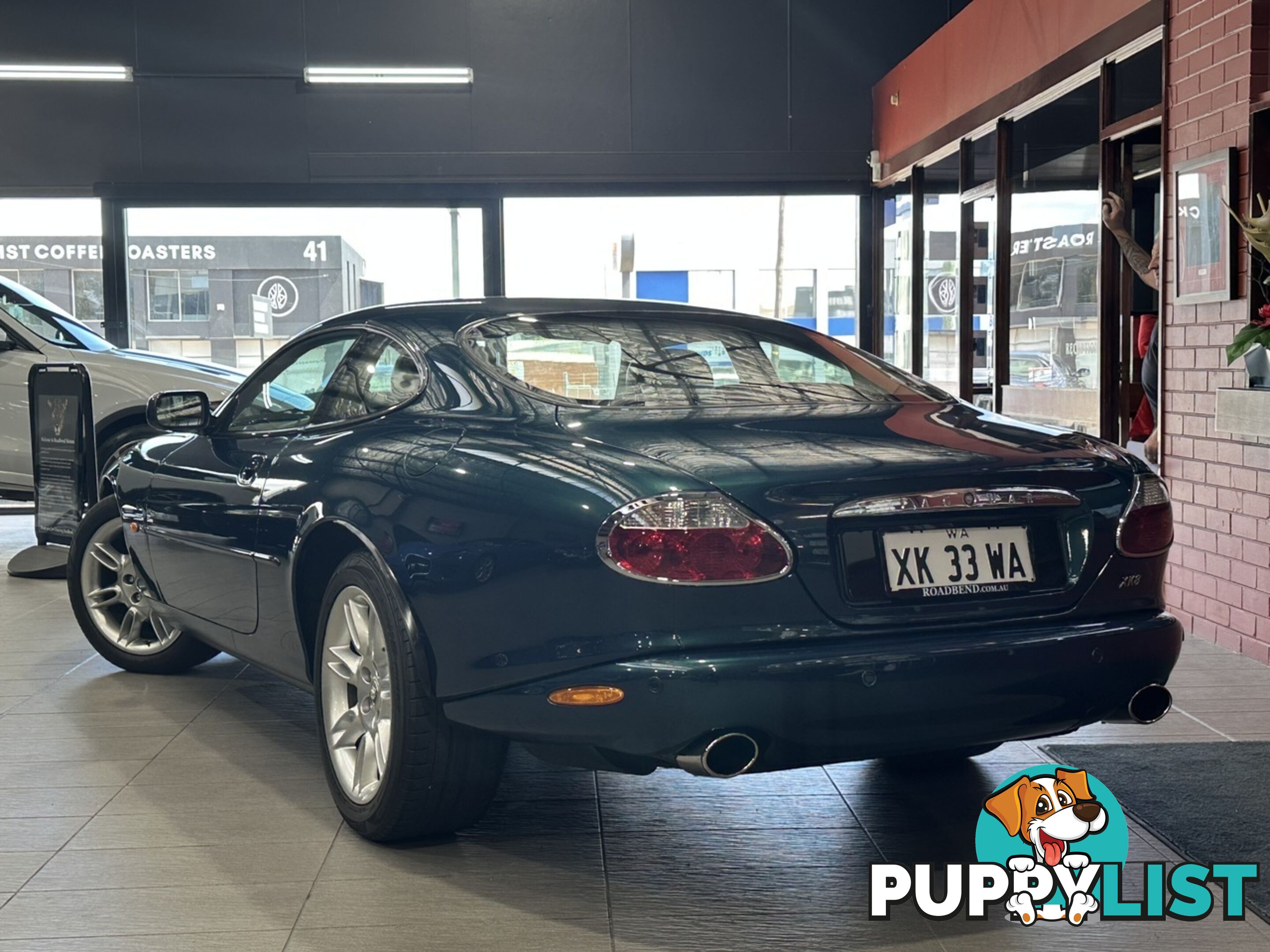 2002 JAGUAR XK8  2002MY CLASSIC COUPE