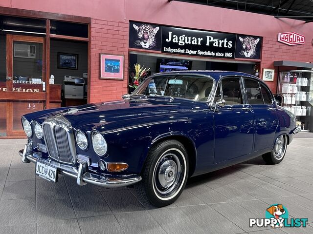 1966 DAIMLER SOVEREIGN  420 SEDAN