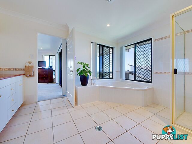 11 Pitcairn Court PACIFIC HEIGHTS QLD 4703