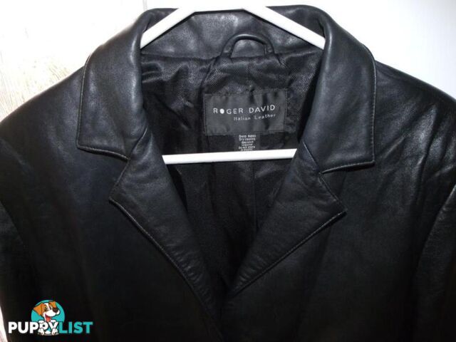 LADIES ITALIAN LEATHER JACKET BY ROGER DAVID SIZE 14