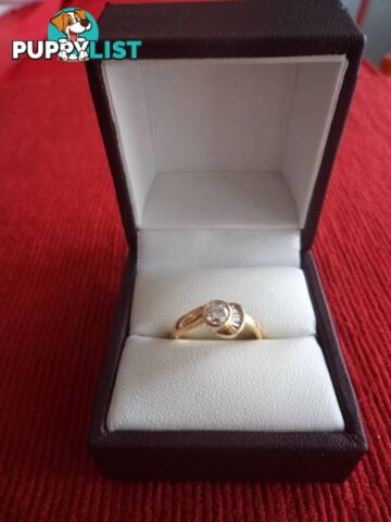 LADIES DIAMOND RING 18ct YELLOW GOLD 7 STONE VALUATION $3350