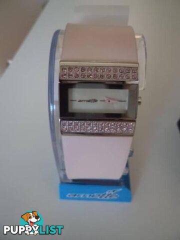 LADIES ARNETTE SURF WATCH PINK STRAP NEW $30