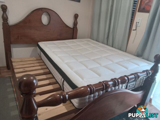 4 poster bed queen. Solid Timber Custom Made