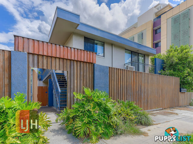 3/574 Kingsford Smith Drive HAMILTON QLD 4007