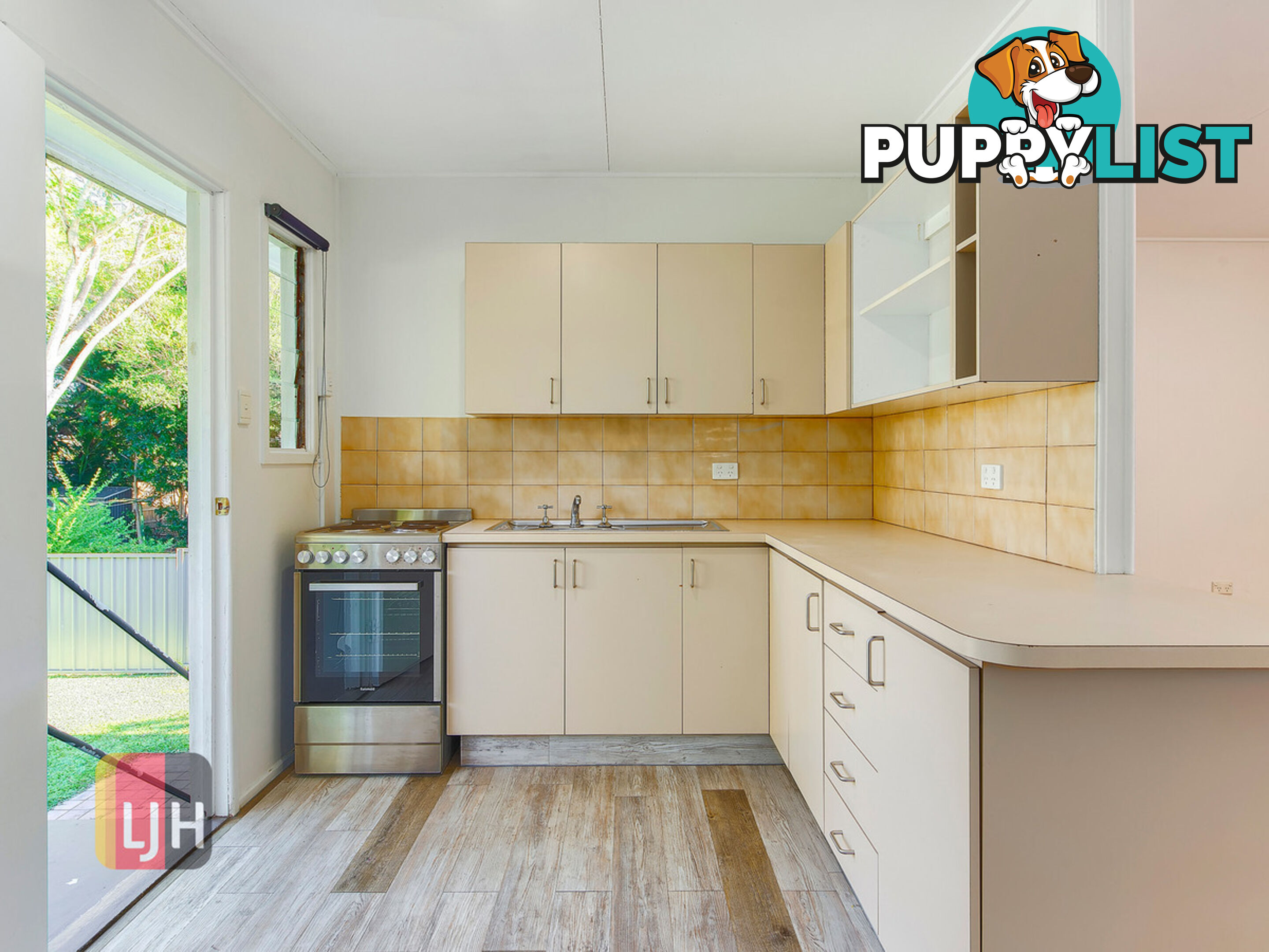 15 Camelia Avenue EVERTON HILLS QLD 4053