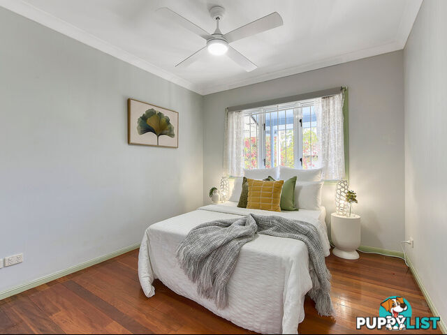 203 Edinburgh Castle Road WAVELL HEIGHTS QLD 4012