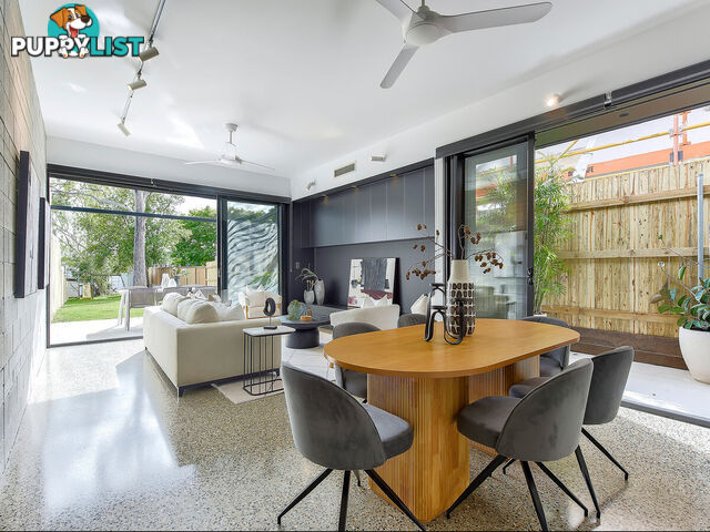 135 Main Avenue WAVELL HEIGHTS QLD 4012