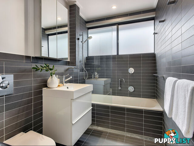 135 Main Avenue WAVELL HEIGHTS QLD 4012