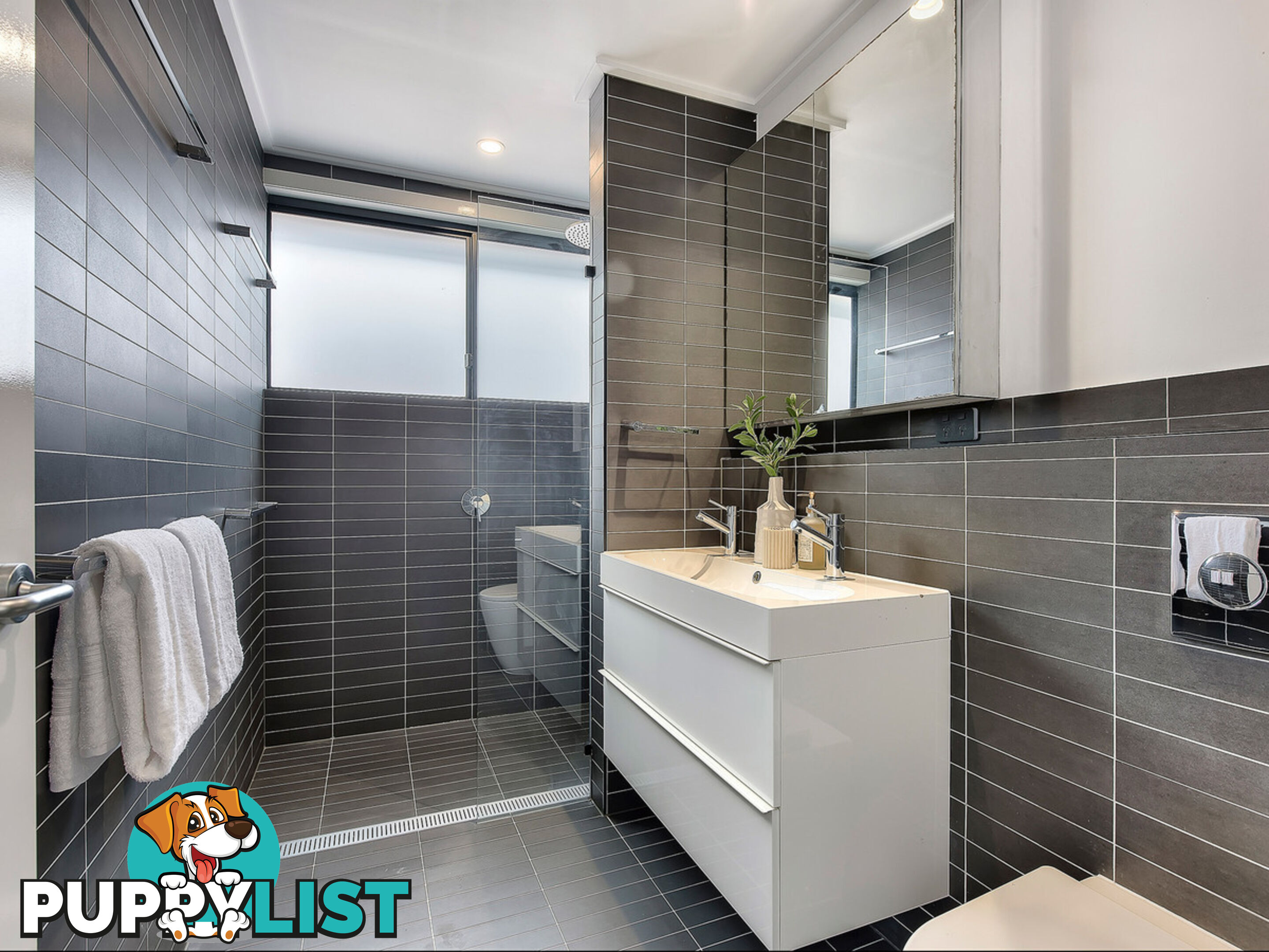 135 Main Avenue WAVELL HEIGHTS QLD 4012