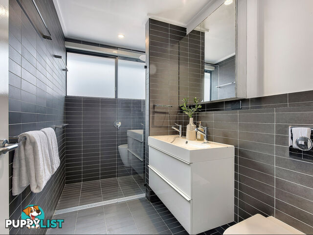 135 Main Avenue WAVELL HEIGHTS QLD 4012