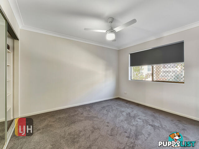 2/70 Hilltop Avenue CHERMSIDE QLD 4032