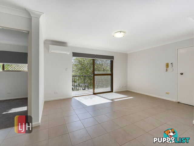 2/70 Hilltop Avenue CHERMSIDE QLD 4032