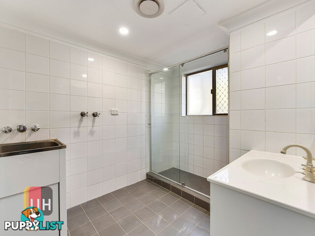 2/70 Hilltop Avenue CHERMSIDE QLD 4032