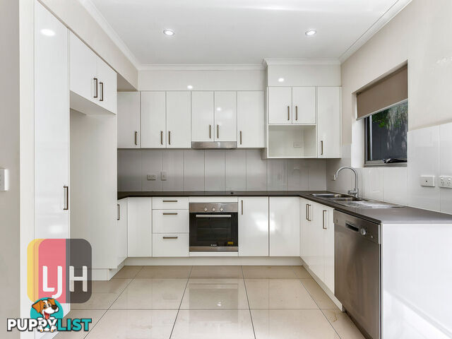 2/298 Melton Road NORTHGATE QLD 4013