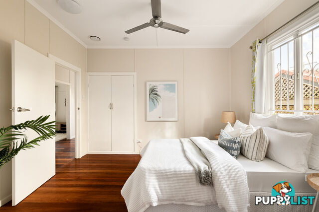 33 Gatwick Street STAFFORD HEIGHTS qld 4053