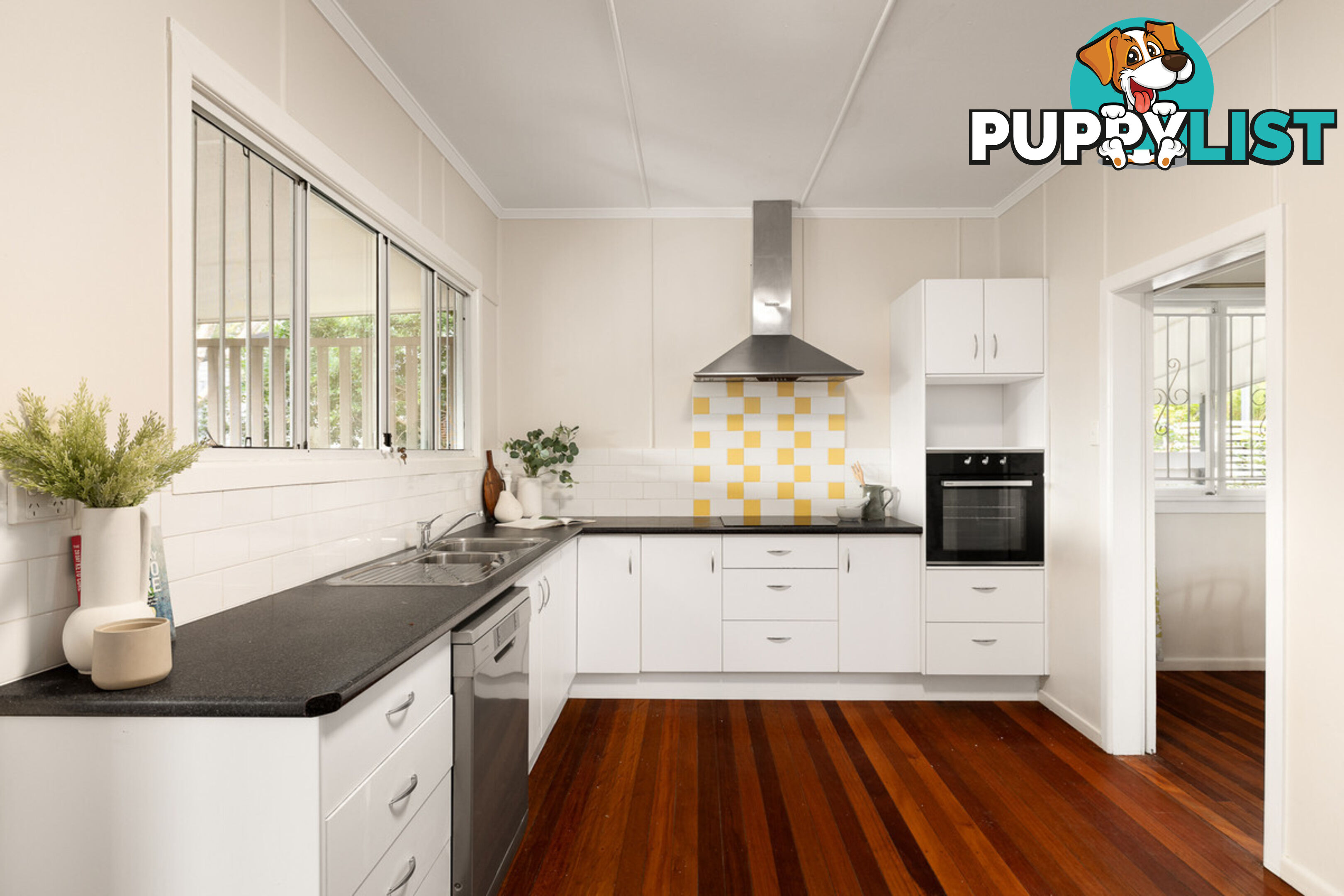 33 Gatwick Street STAFFORD HEIGHTS qld 4053