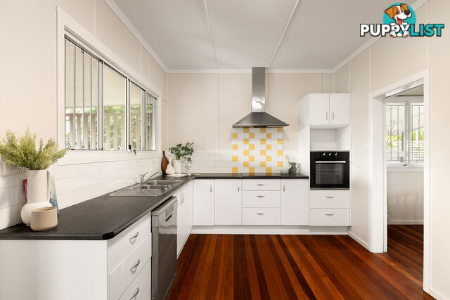 33 Gatwick Street STAFFORD HEIGHTS qld 4053