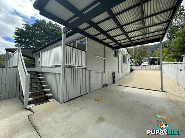 1 Gipps Street SOMERSET DAM QLD 4312