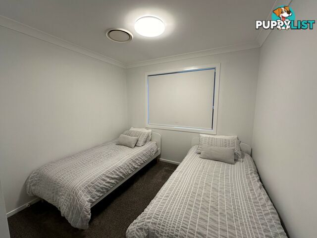 5 Fourth Avenue SOMERSET DAM QLD 4312