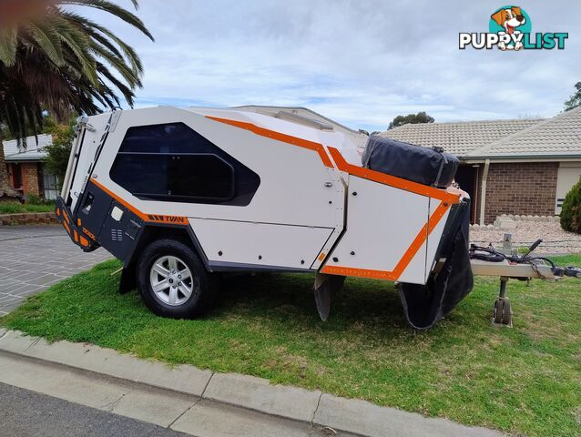 2017 Track Trailer Tvan