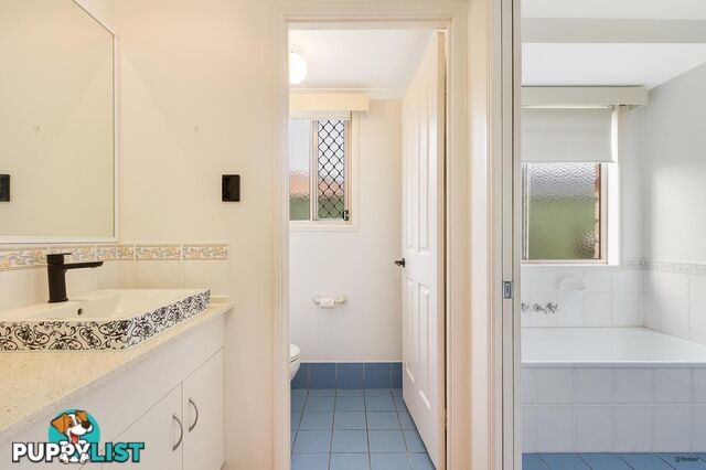 7 Oatlands Place BANORA POINT NSW 2486
