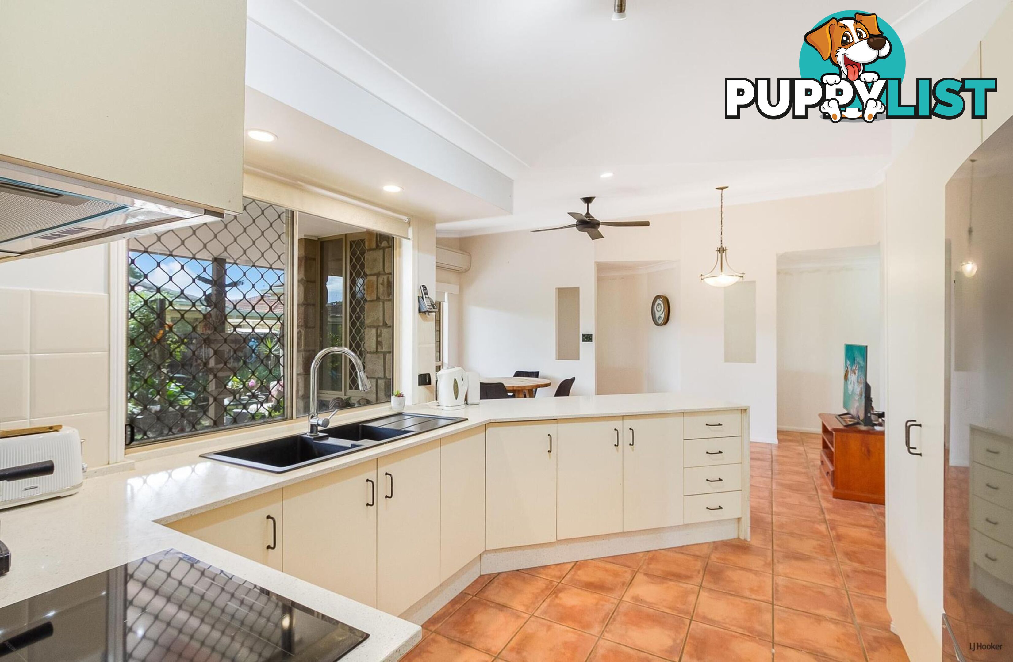 7 Oatlands Place BANORA POINT NSW 2486