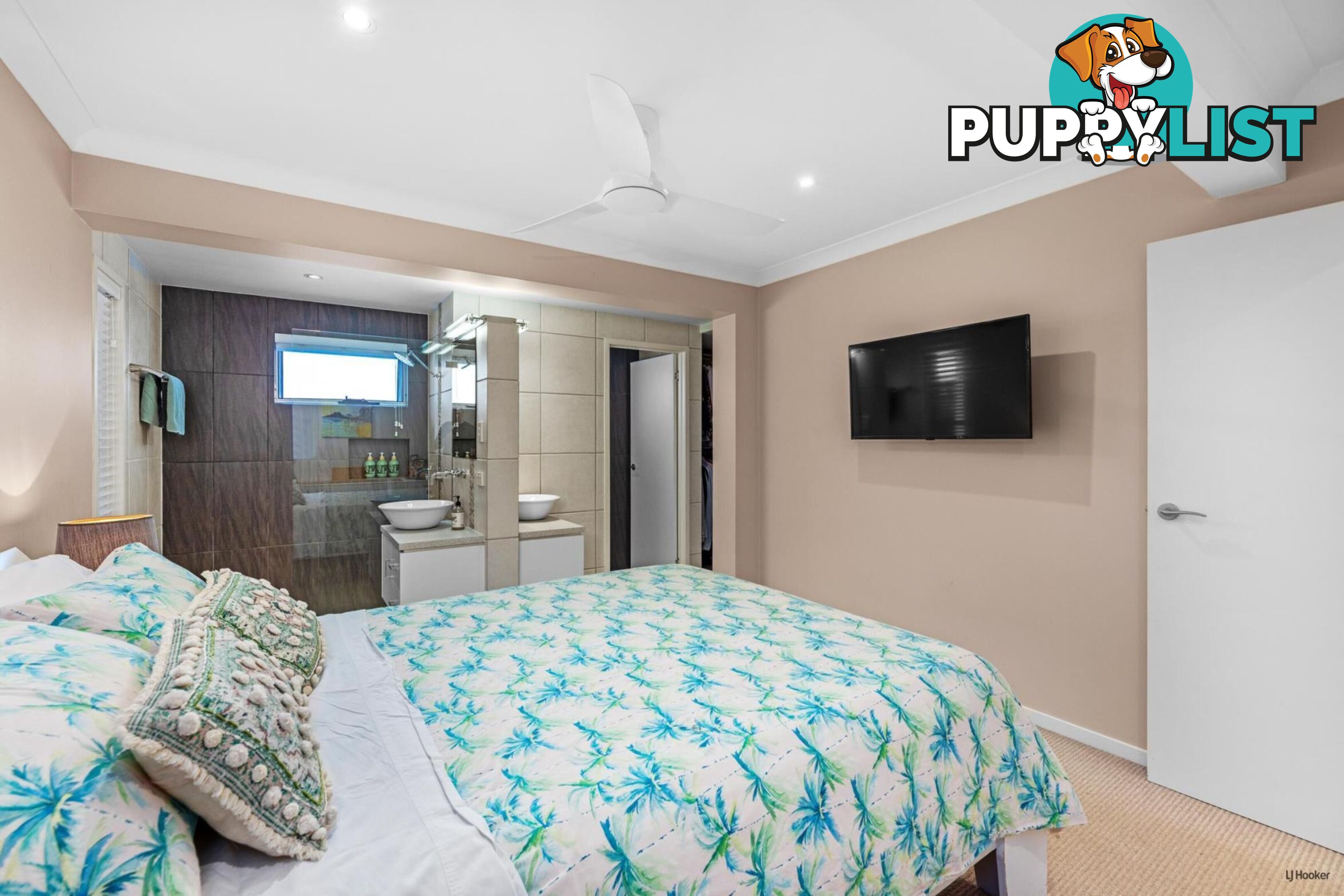 4 Somerset Avenue BANORA POINT NSW 2486