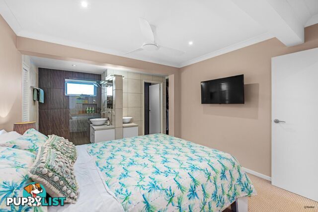4 Somerset Avenue BANORA POINT NSW 2486