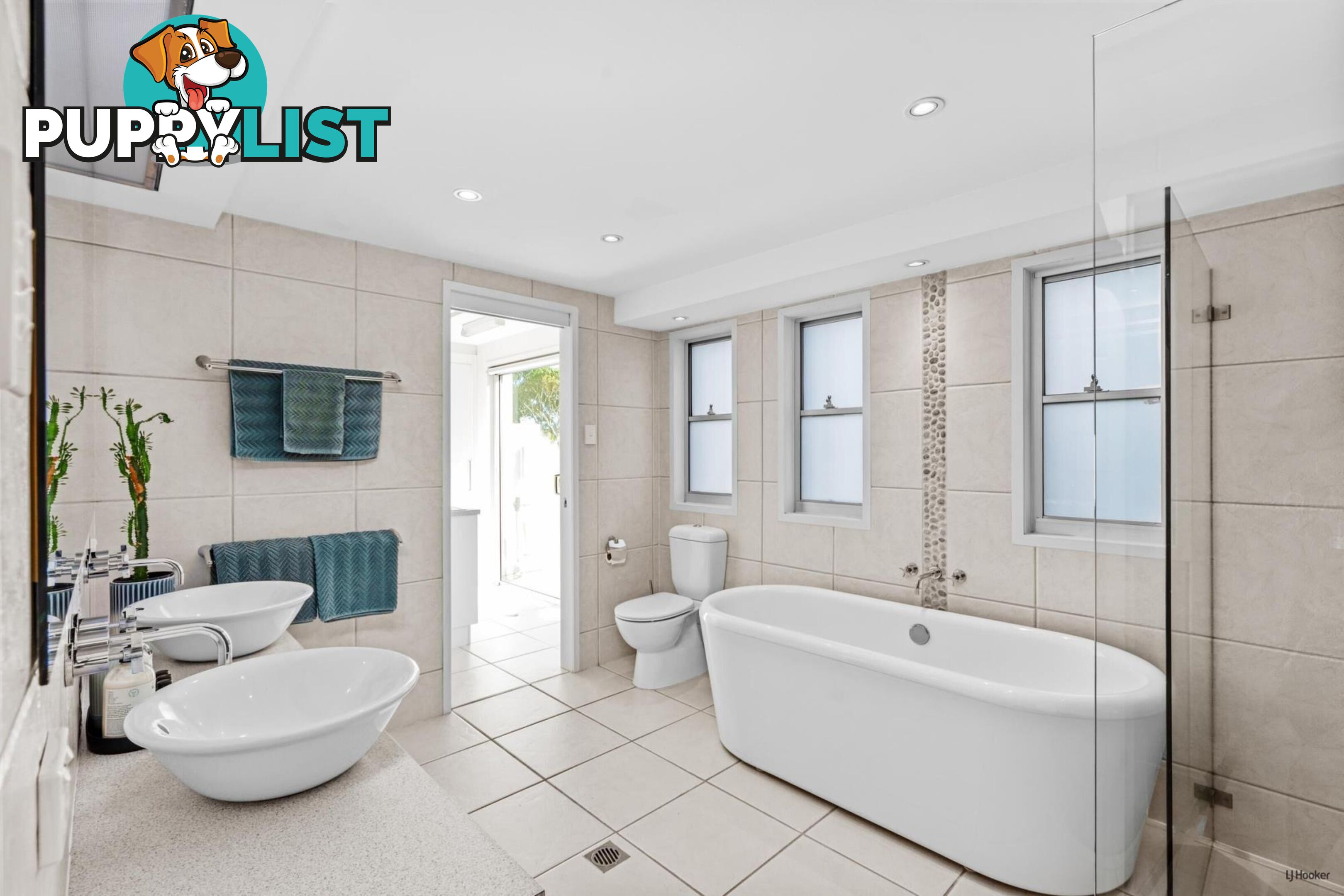 4 Somerset Avenue BANORA POINT NSW 2486