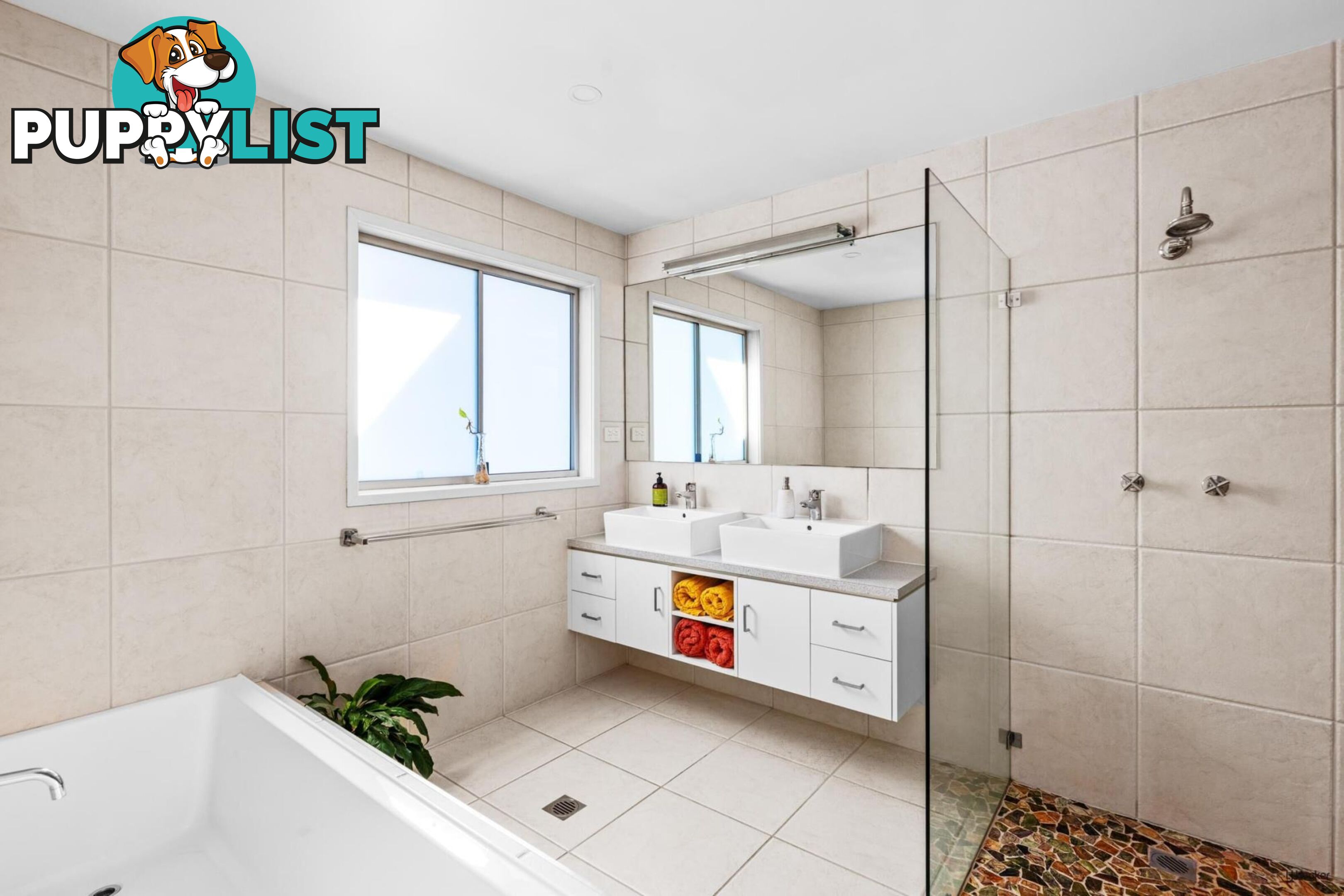 4 Somerset Avenue BANORA POINT NSW 2486