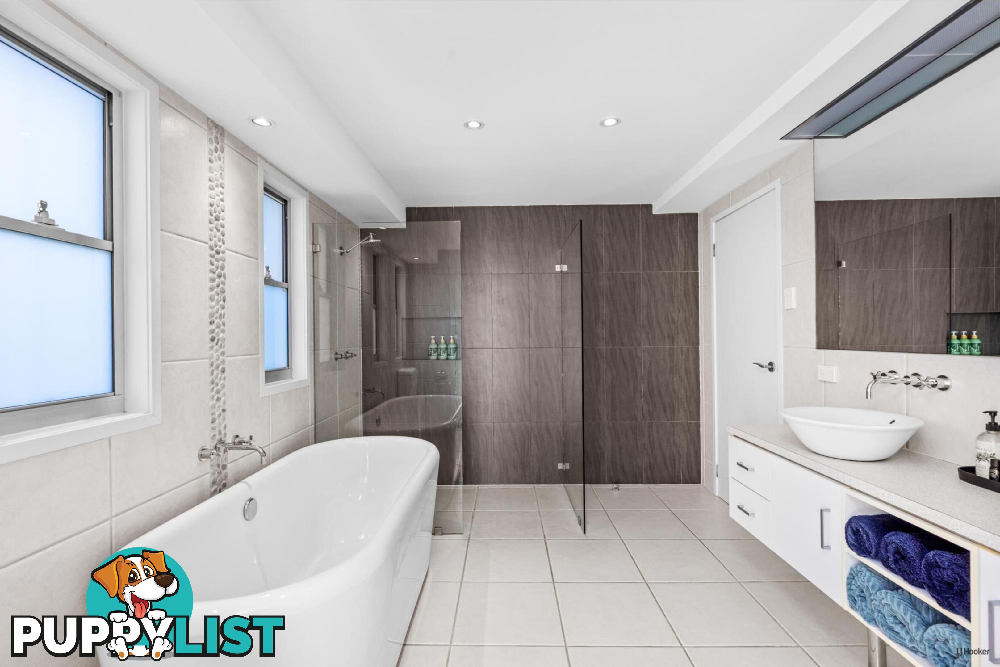 4 Somerset Avenue BANORA POINT NSW 2486
